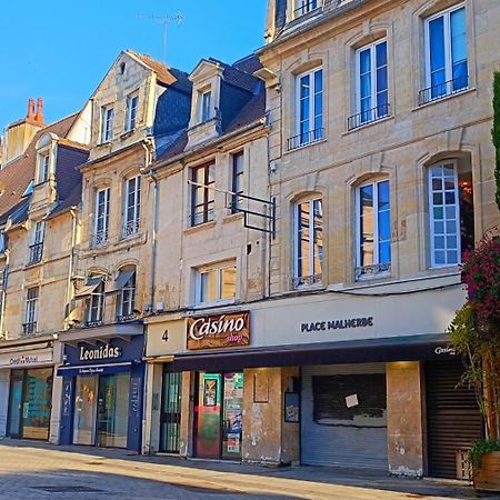 Elegant Studio En Hypercentre Dans Le Quartier Historique Anime Avec Parking Gratuit Caen Esterno foto